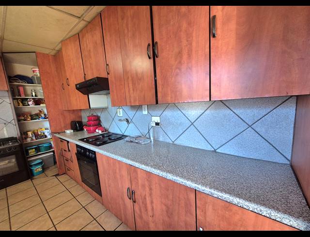 3 BEDROOM HOUSE FOR SALE IN BRENTHURST